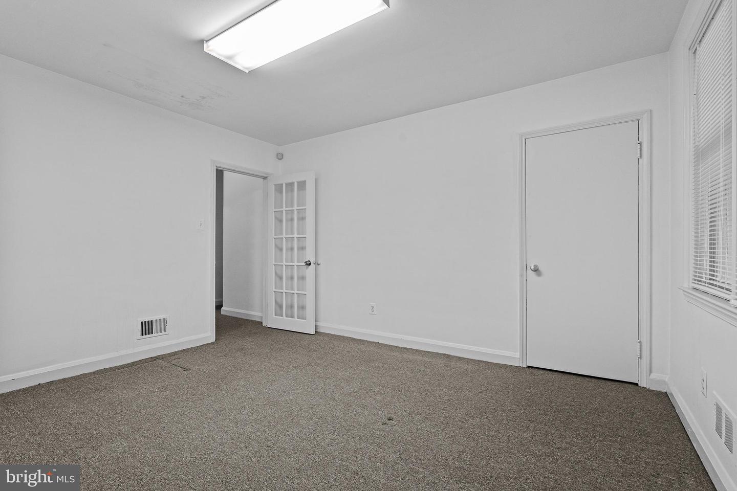 9526 Belair Rd Property Photo 18