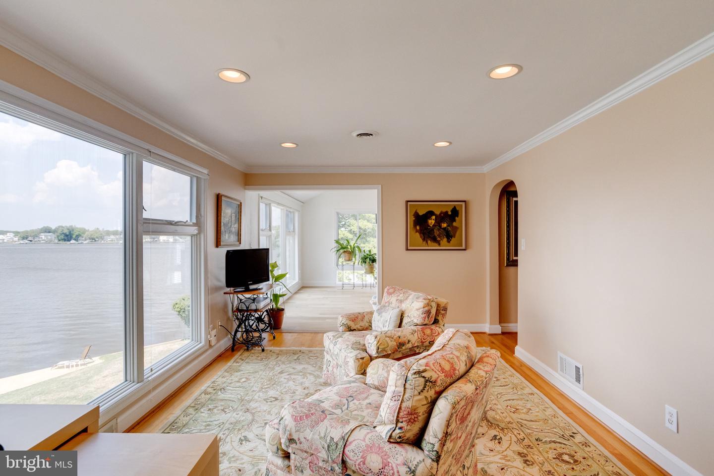 2334 Martin Dr Property Photo 55