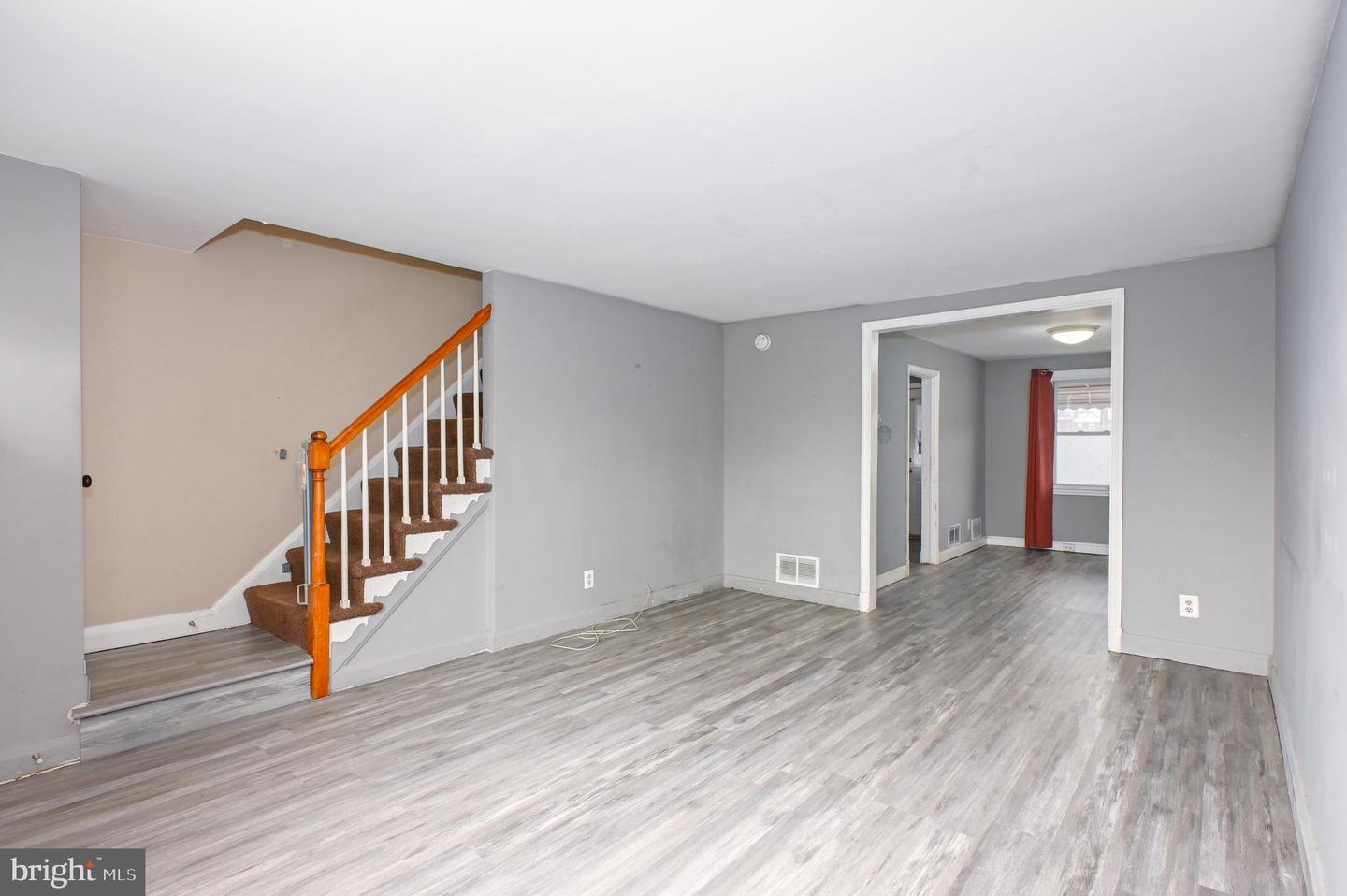 7417 Holabird Ave Property Photo 3