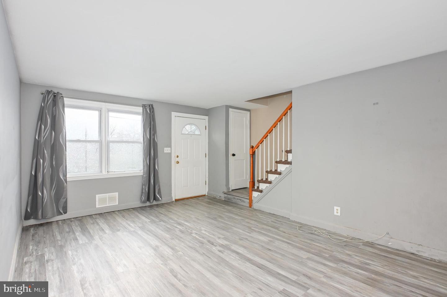 7417 Holabird Ave Property Photo 4