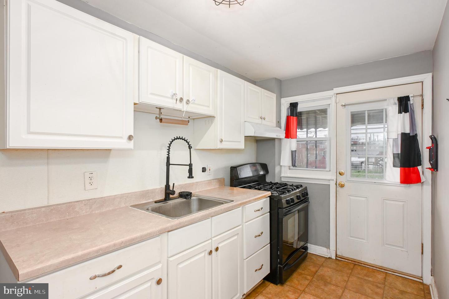 7417 Holabird Ave Property Photo 7