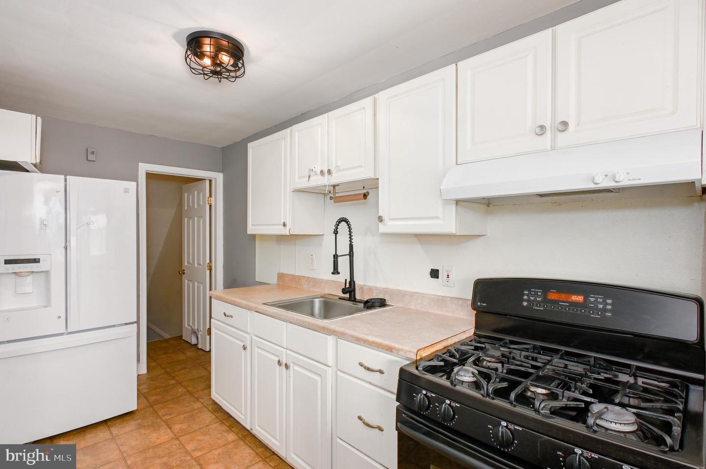 7417 Holabird Ave Property Photo 8