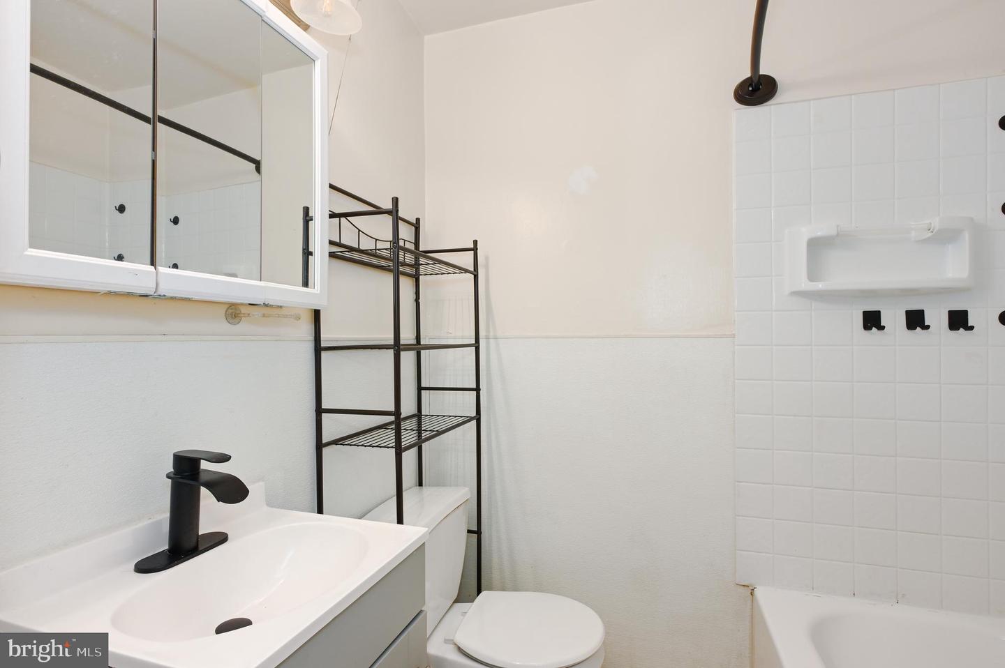 7417 Holabird Ave Property Photo 9