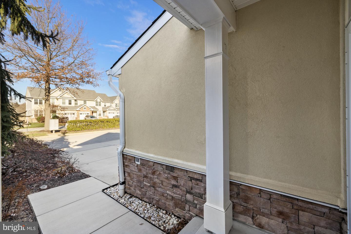 13 Austringer Ct Property Photo 4