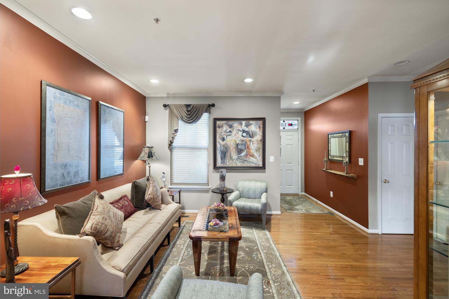 13 Austringer Ct Property Photo 8