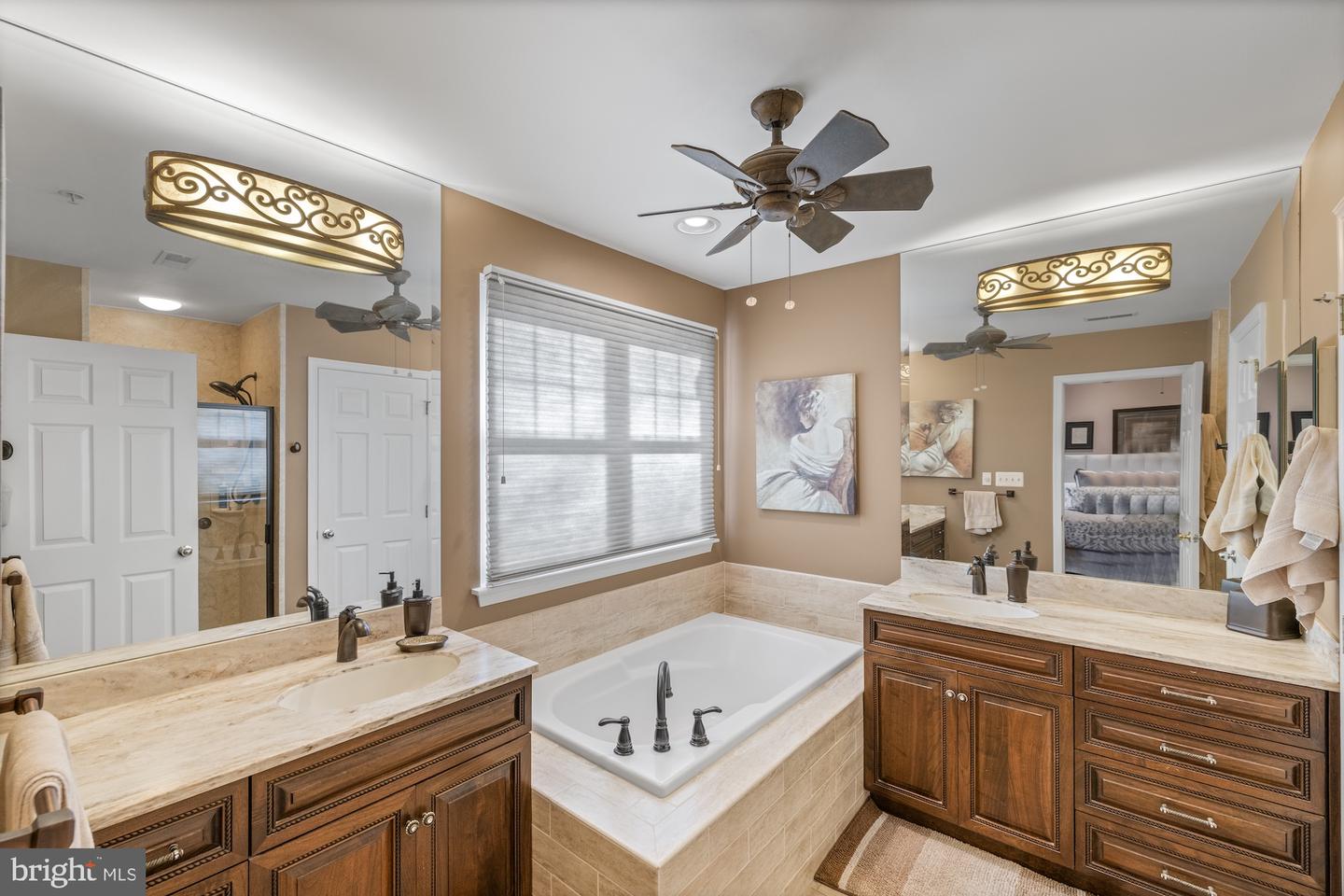 13 Austringer Ct Property Photo 24