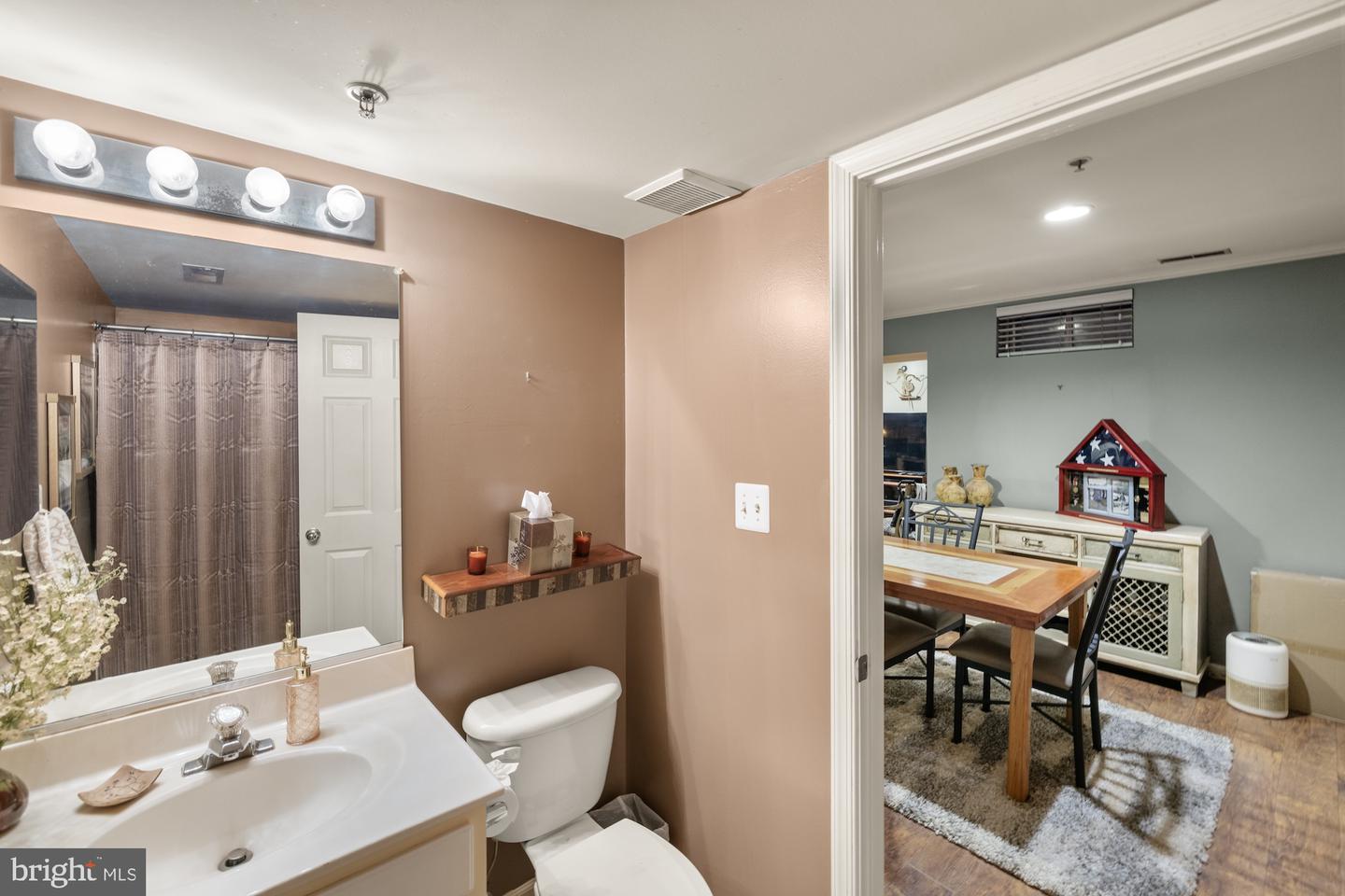 13 Austringer Ct Property Photo 36