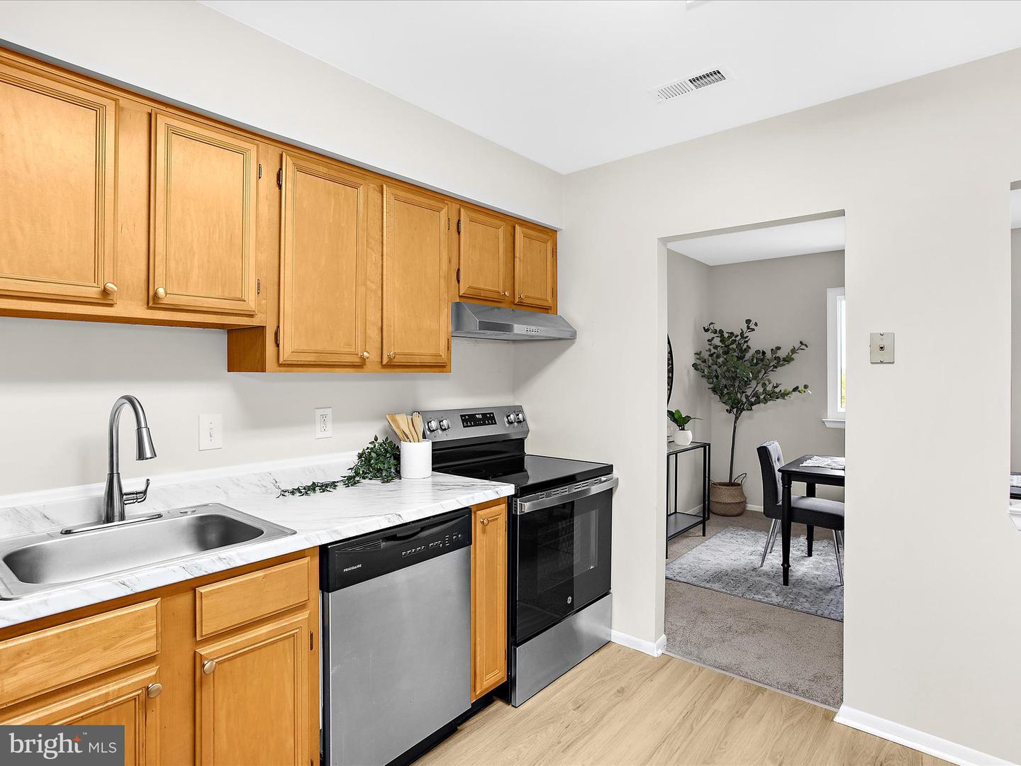 1100 Lisadale Cir #3a Property Photo 13