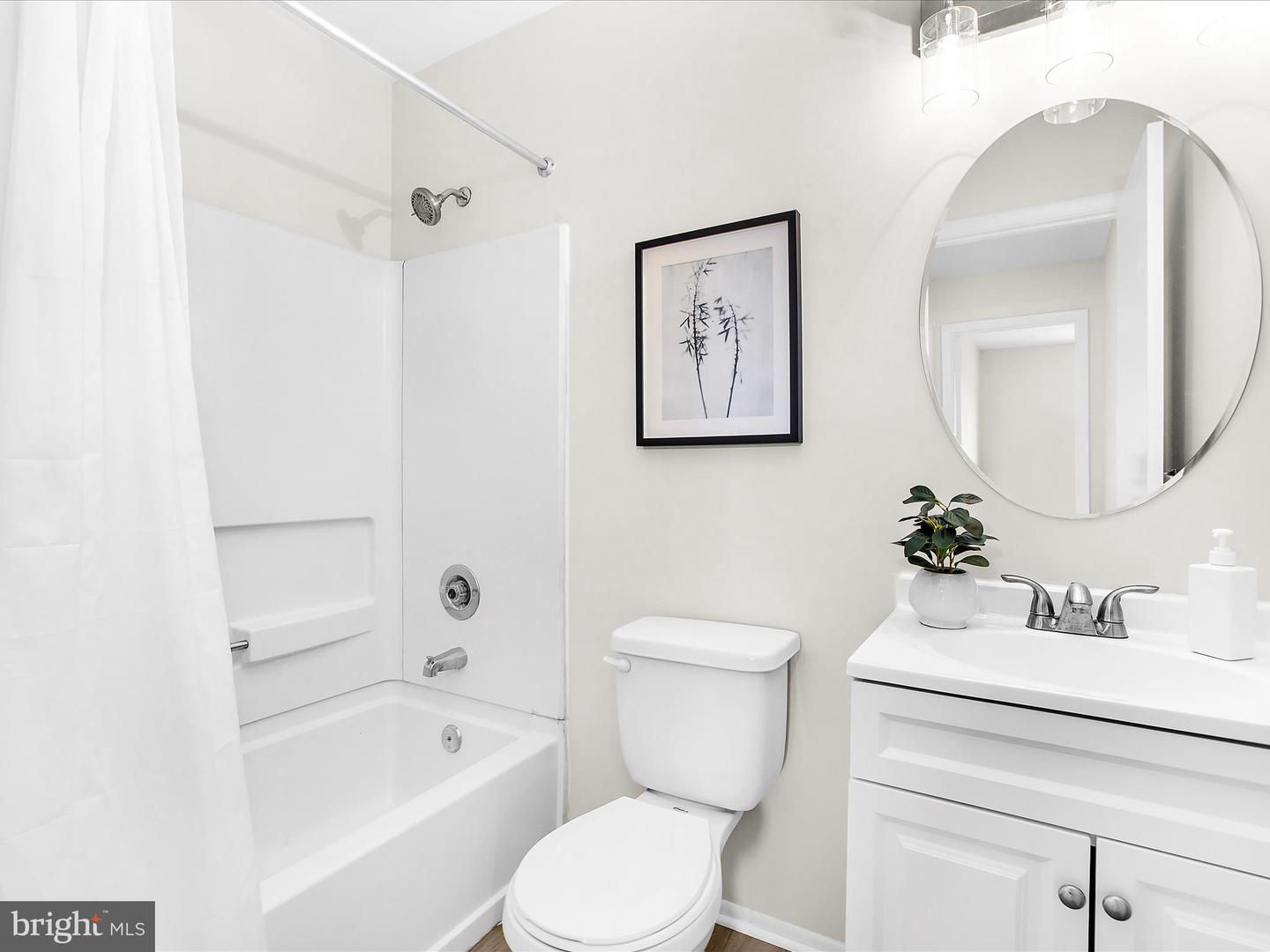 1100 Lisadale Cir #3a Property Photo 15