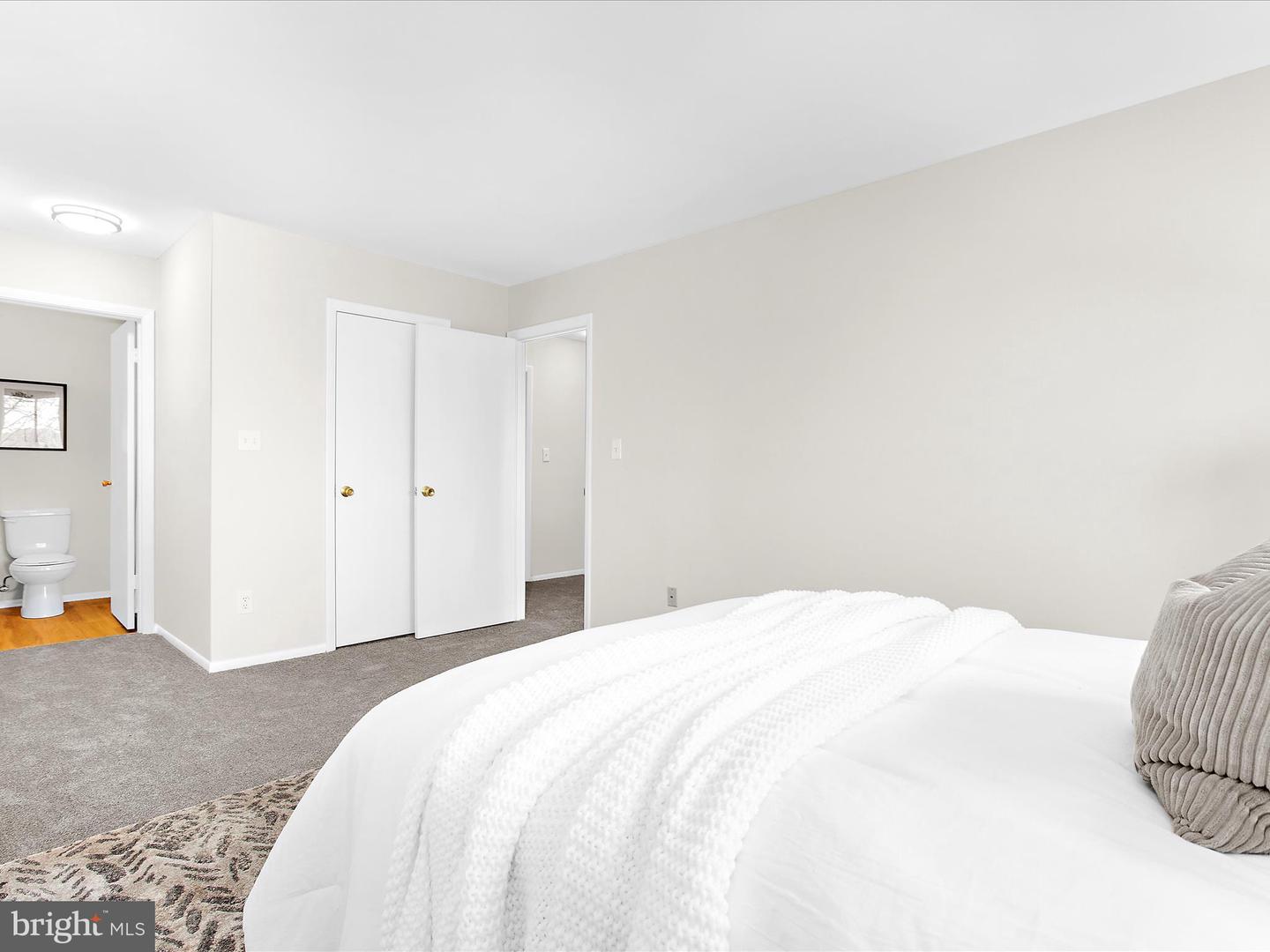 1100 Lisadale Cir #3a Property Photo 23