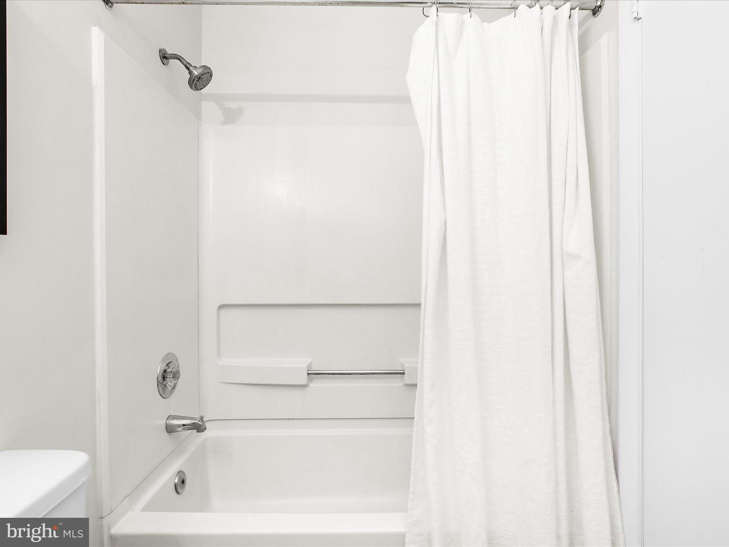 1100 Lisadale Cir #3a Property Photo 25