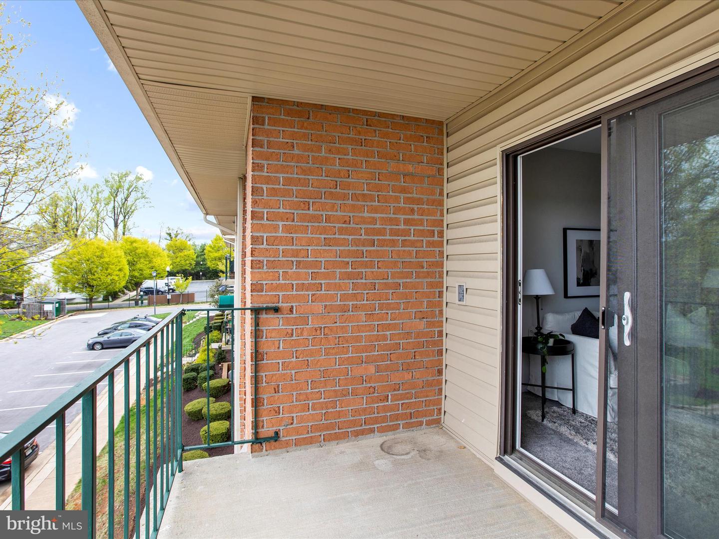 1100 Lisadale Cir #3a Property Photo 27