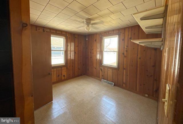 910 Renfrew St Property Photo 8
