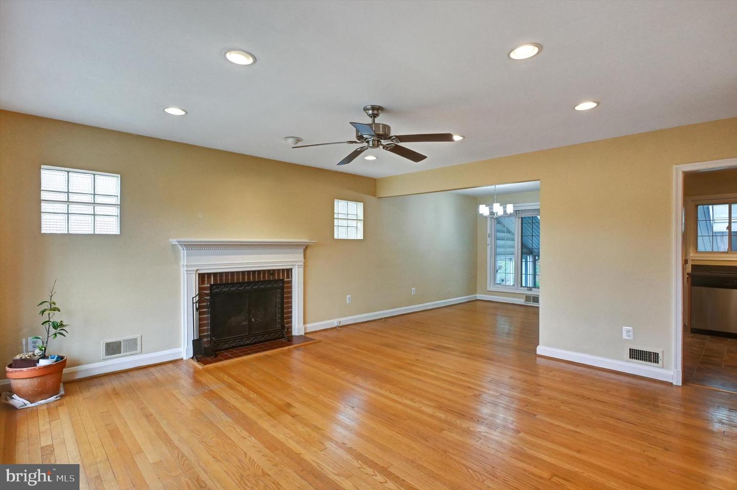 135 Dublin Dr Property Photo 3