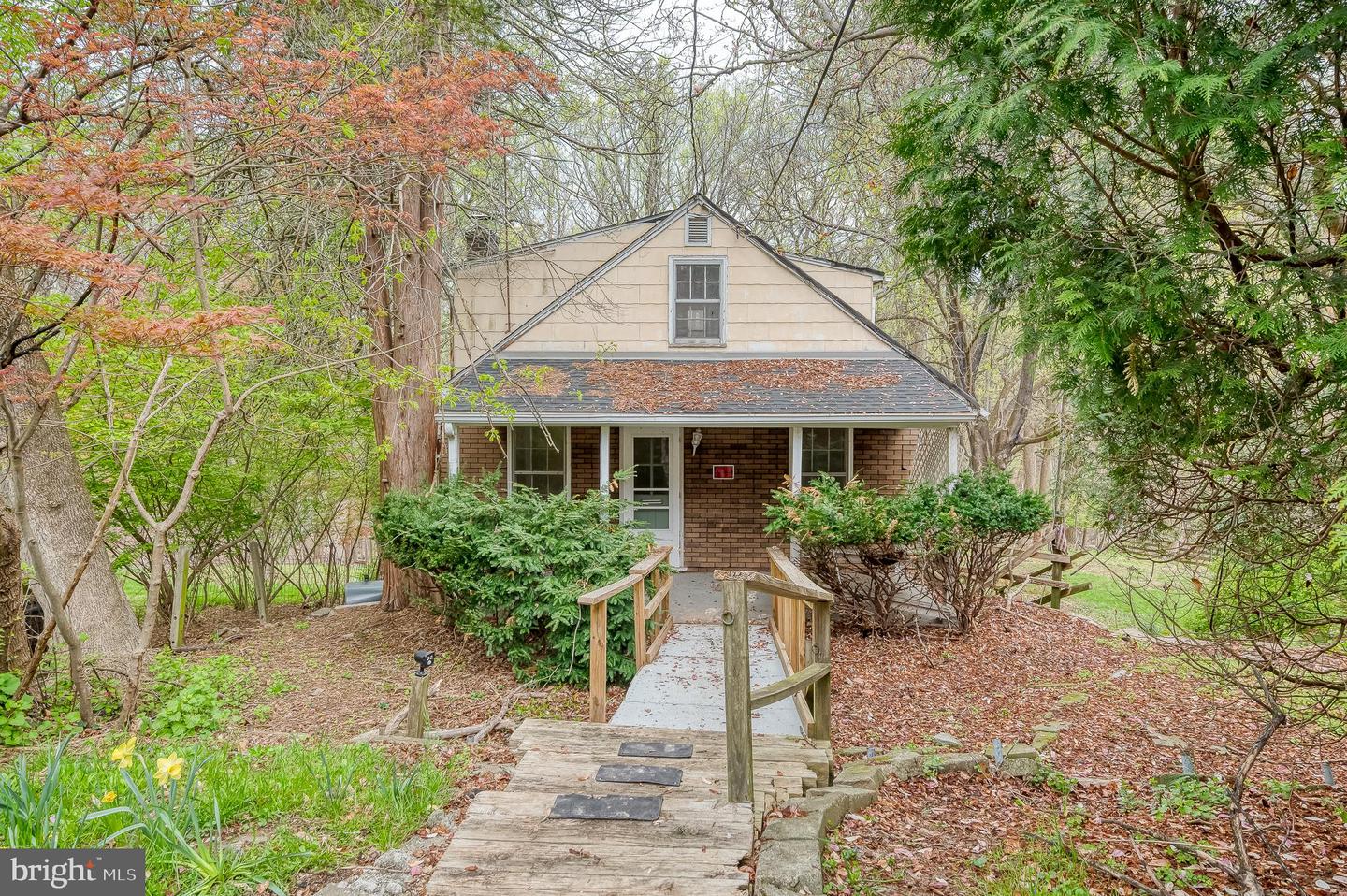 52 Sherwood Rd Property Photo 2