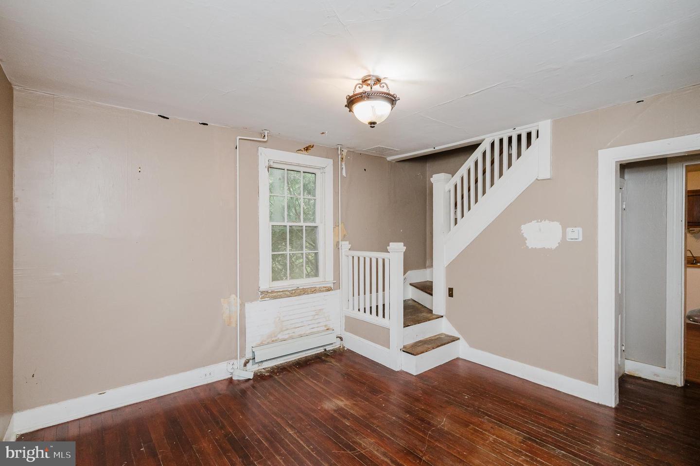 52 Sherwood Rd Property Photo 4