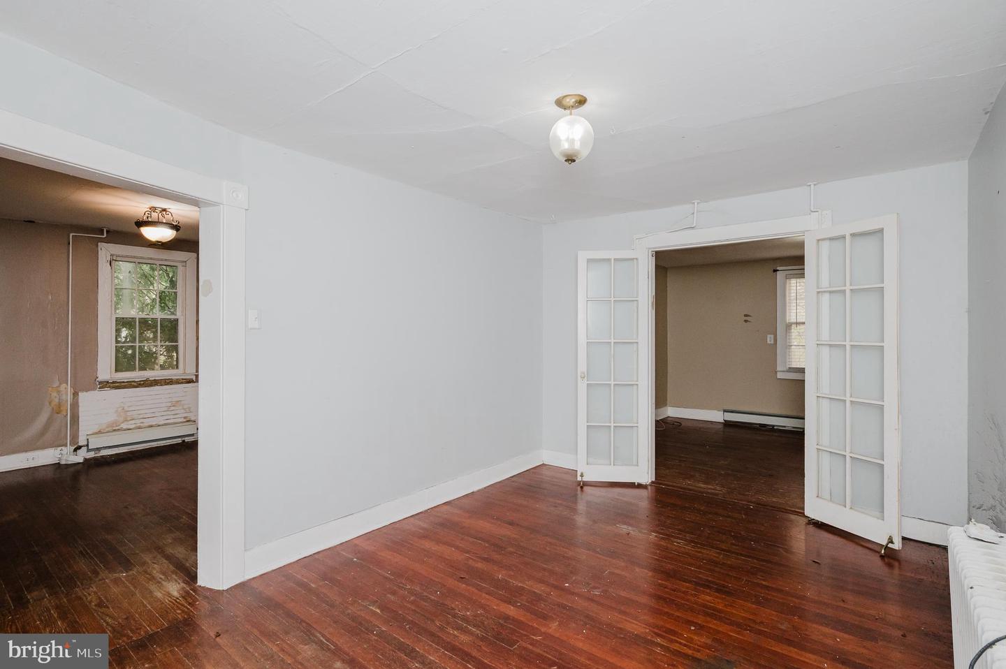 52 Sherwood Rd Property Photo 8