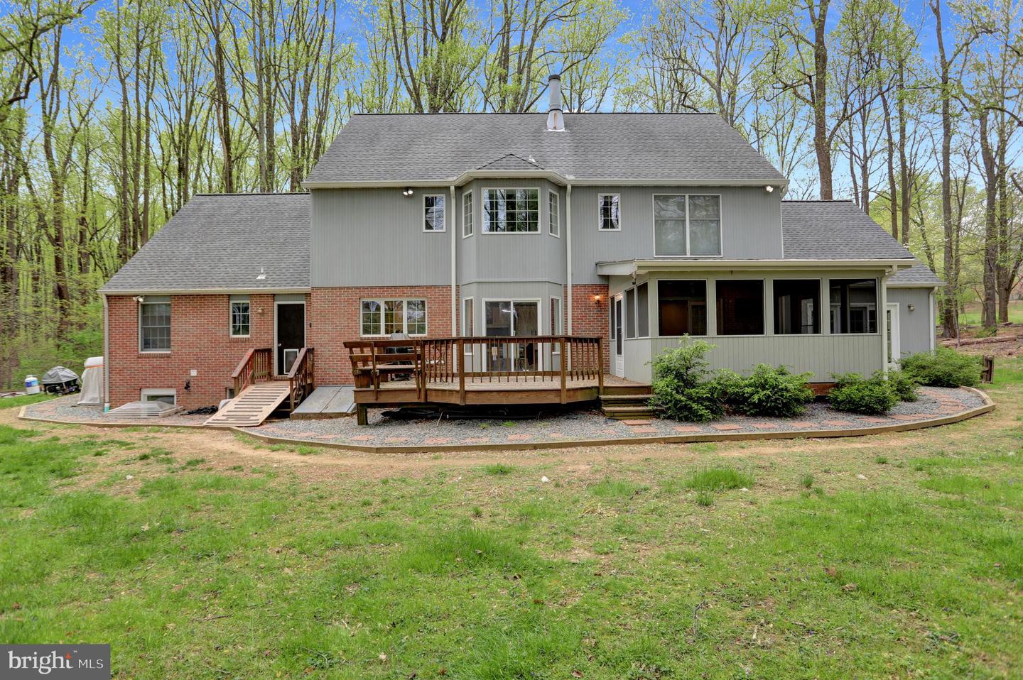 2121 Harmony Woods Rd Property Photo 2
