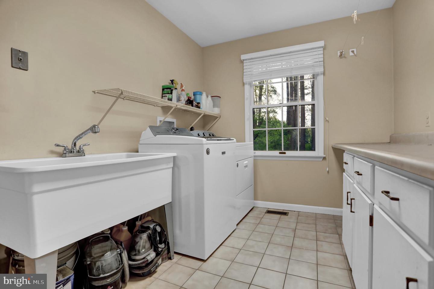 2121 Harmony Woods Rd Property Photo 10