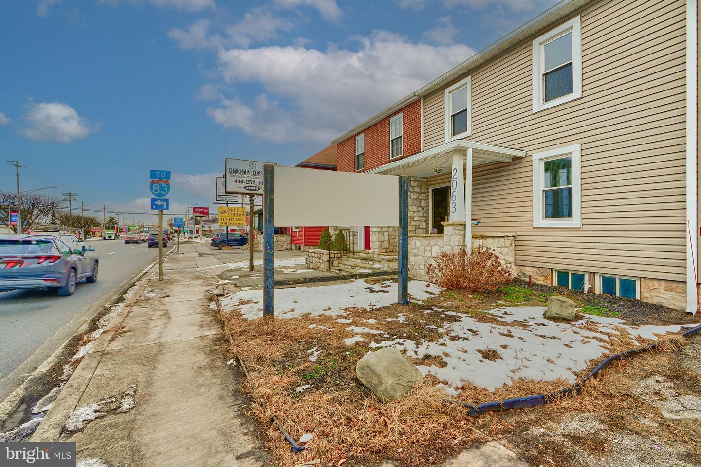 2063 York Property Photo 2