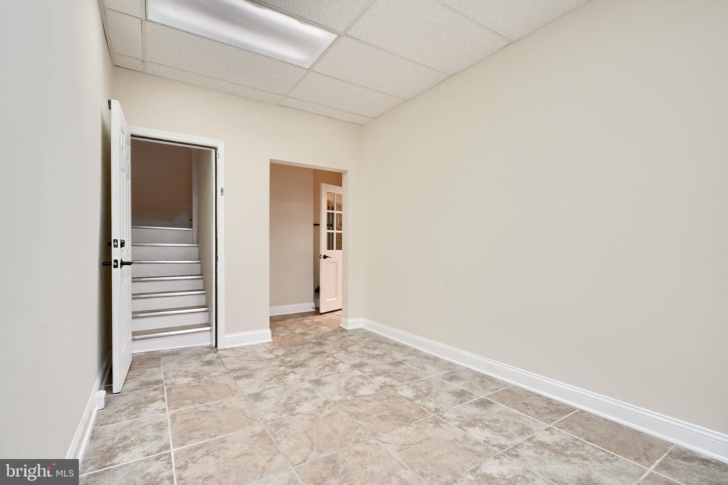 2063 York Property Photo 6
