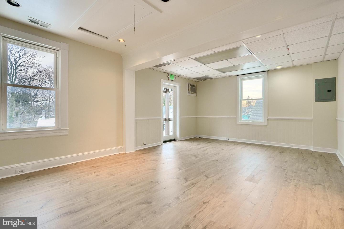 2063 York Property Photo 13