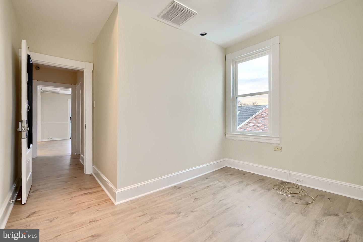 2063 York Property Photo 15