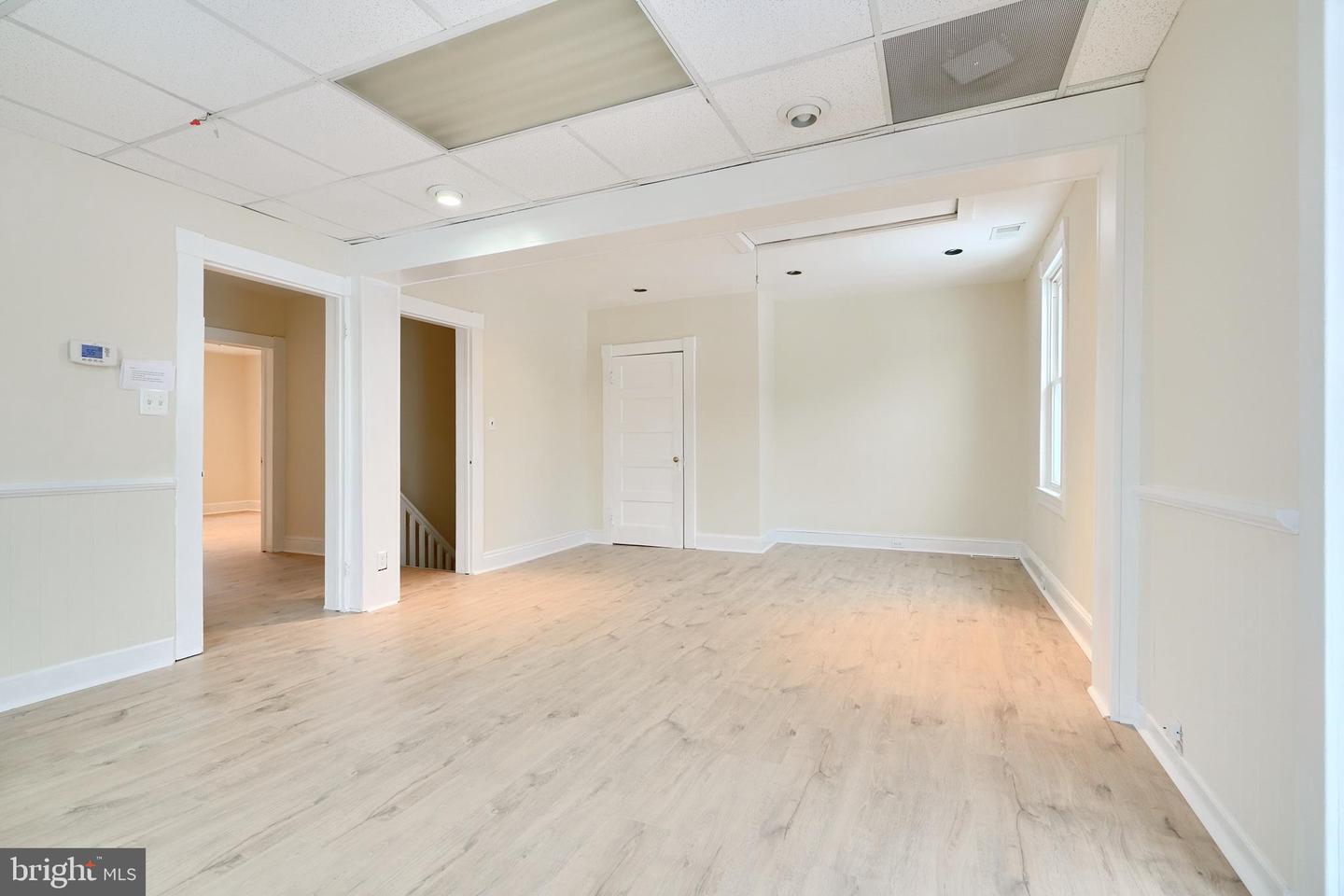 2063 York Property Photo 17