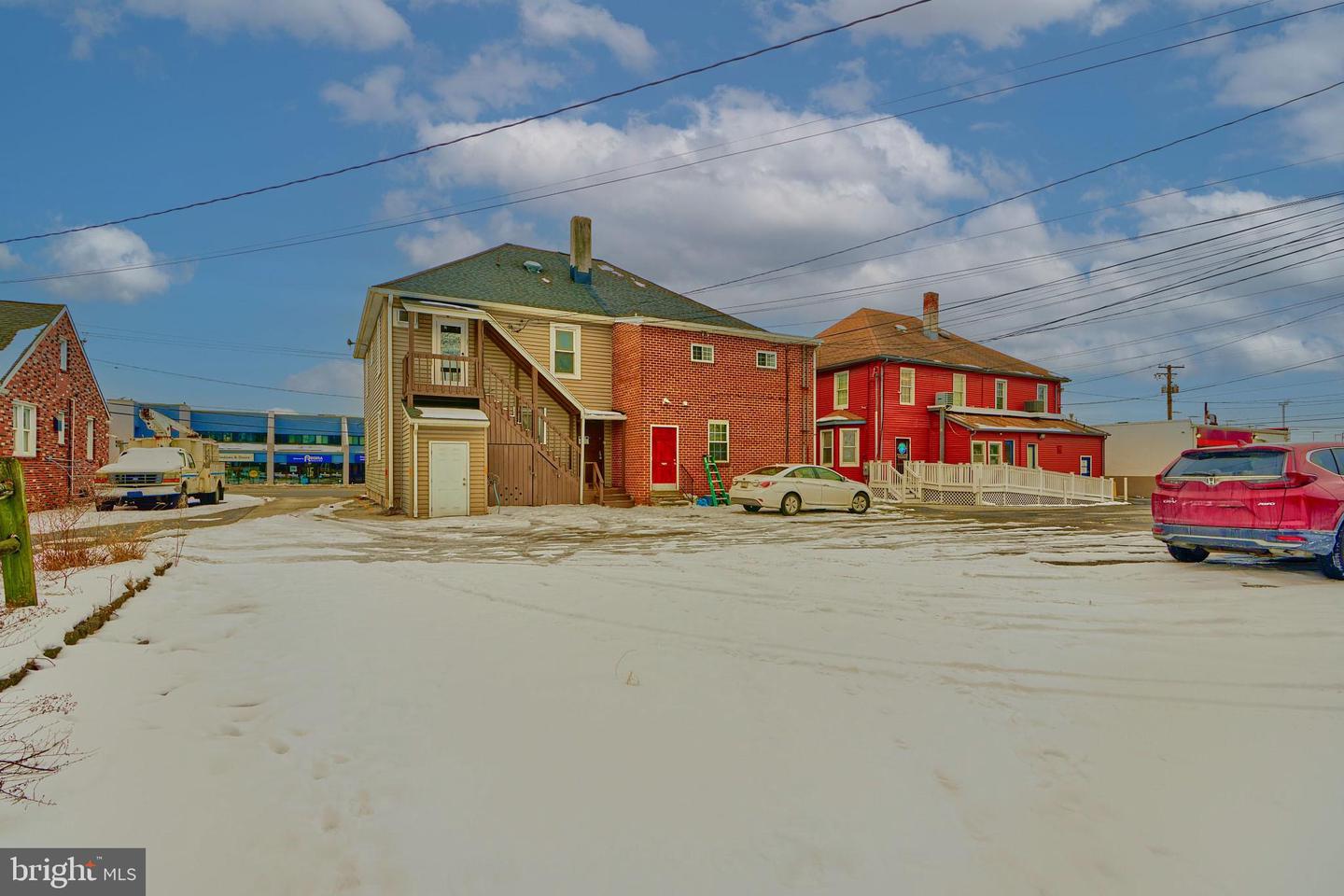 2063 York Property Photo 22