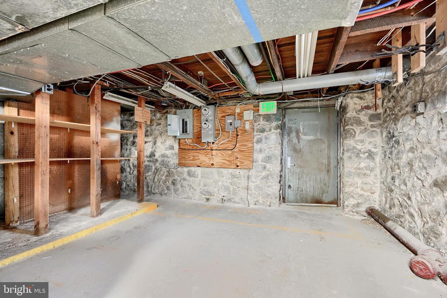 2063 York Property Photo 24