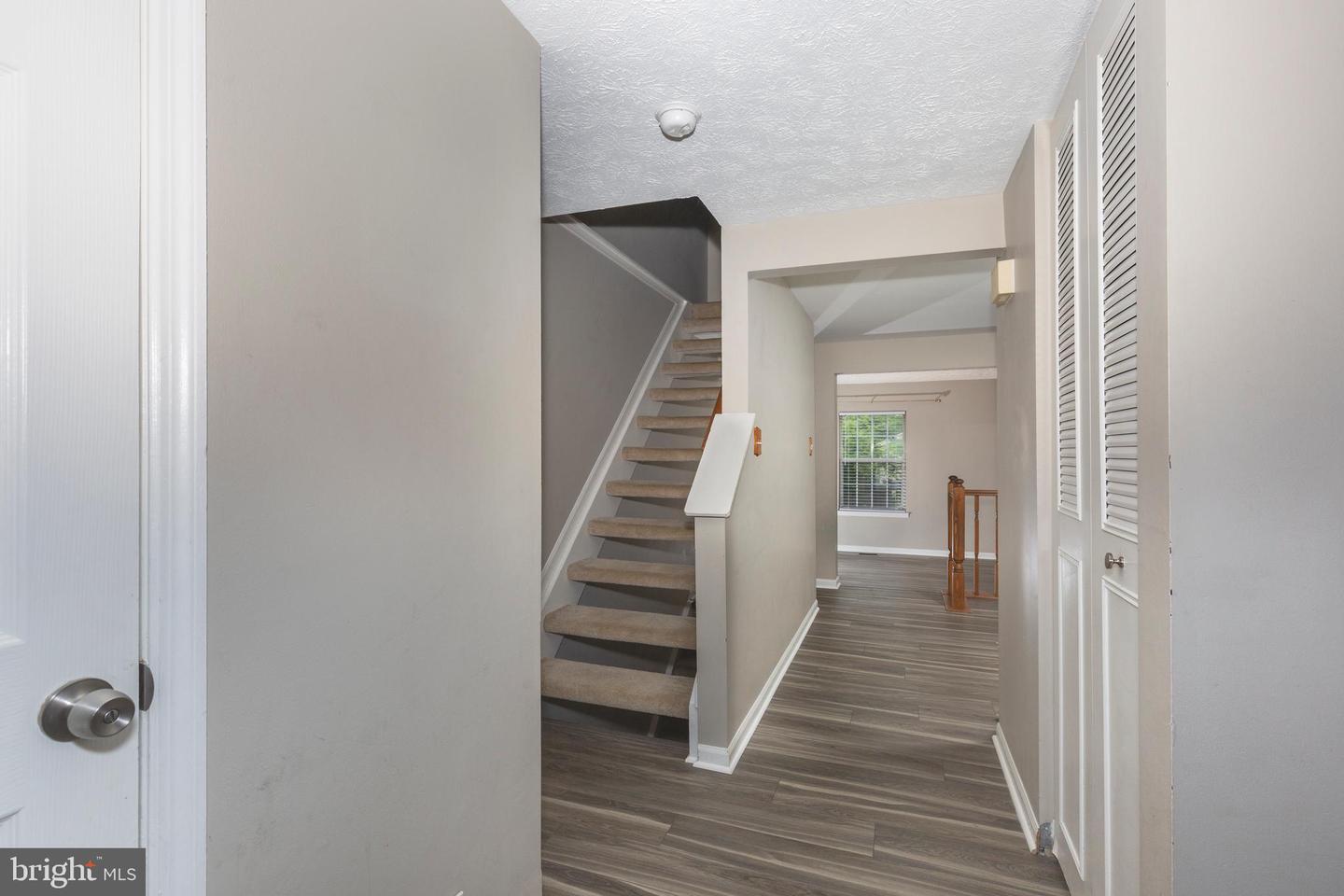8122 Township Dr Property Photo 4