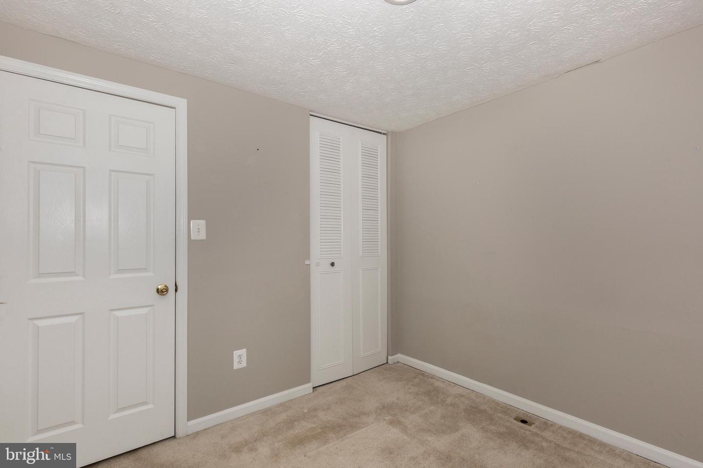 8122 Township Dr Property Photo 5