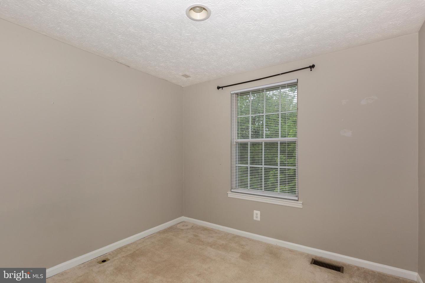 8122 Township Dr Property Photo 6