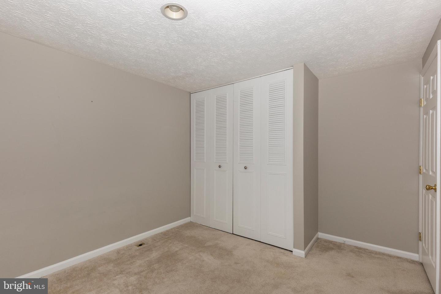 8122 Township Dr Property Photo 7