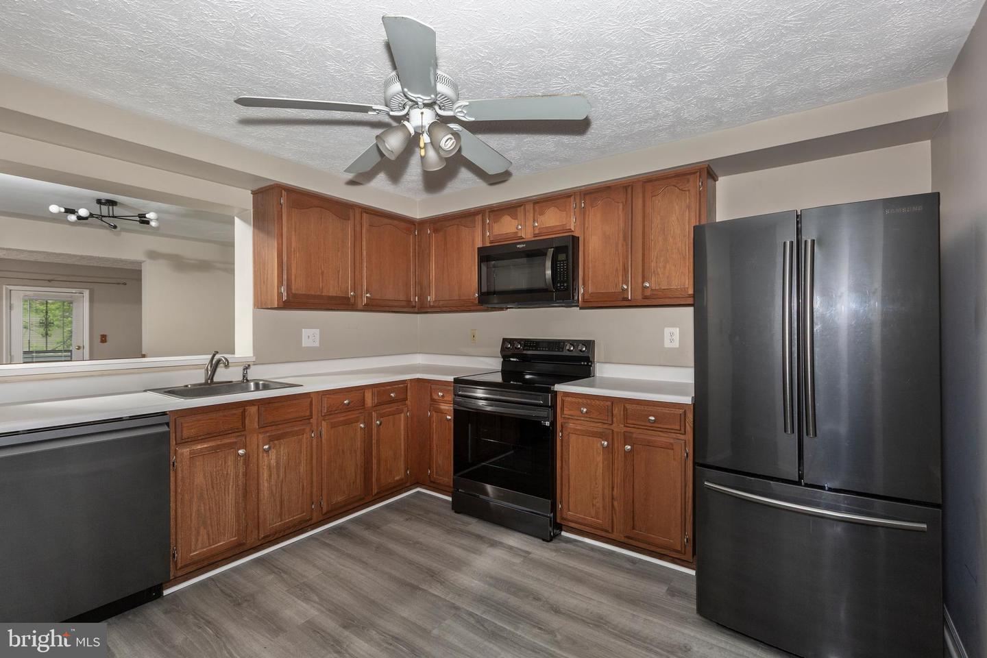 8122 Township Dr Property Photo 15