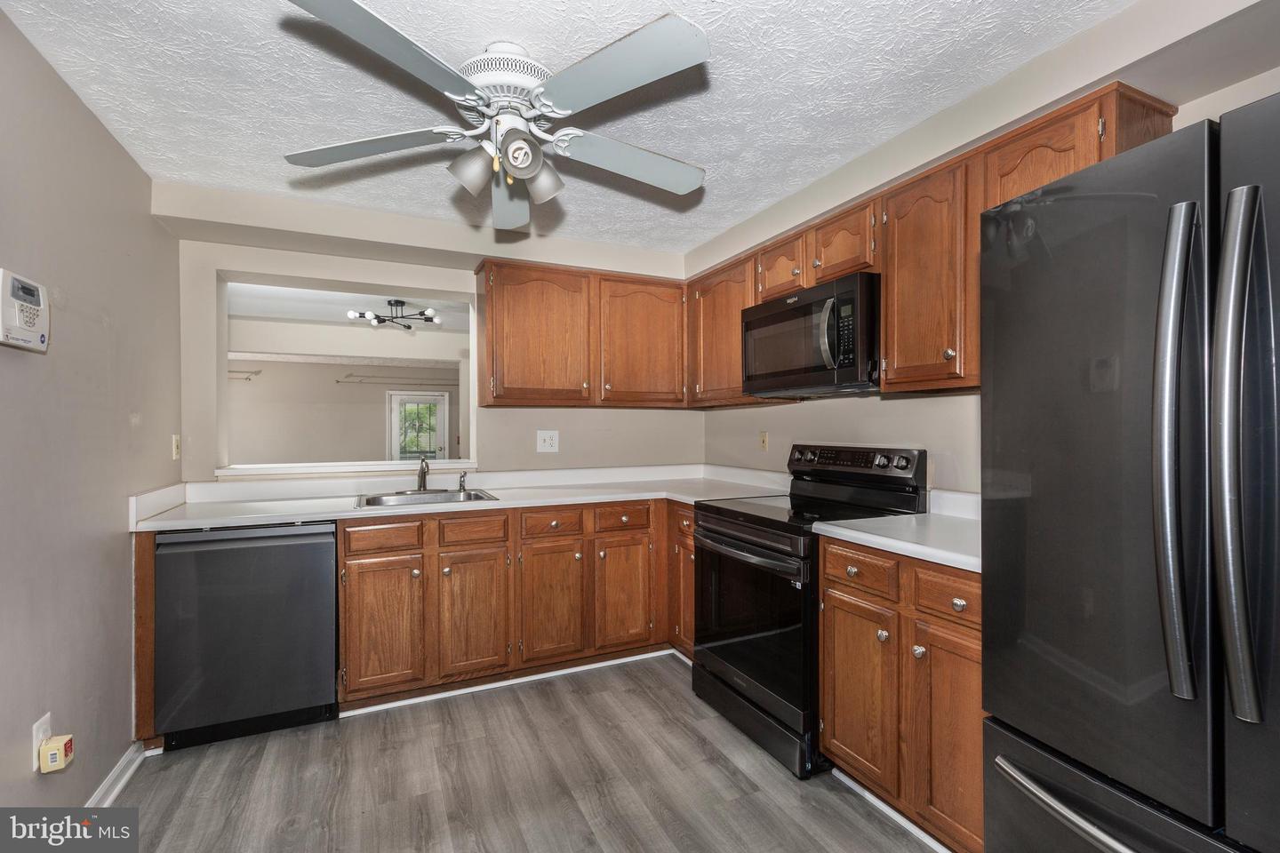 8122 Township Dr Property Photo 16