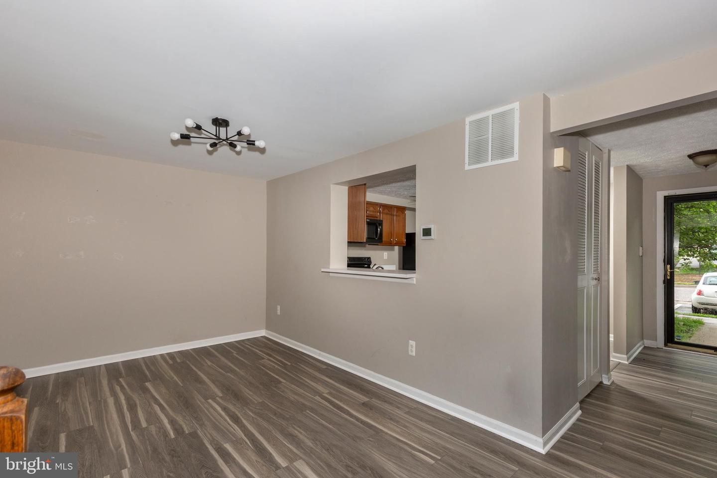 8122 Township Dr Property Photo 20