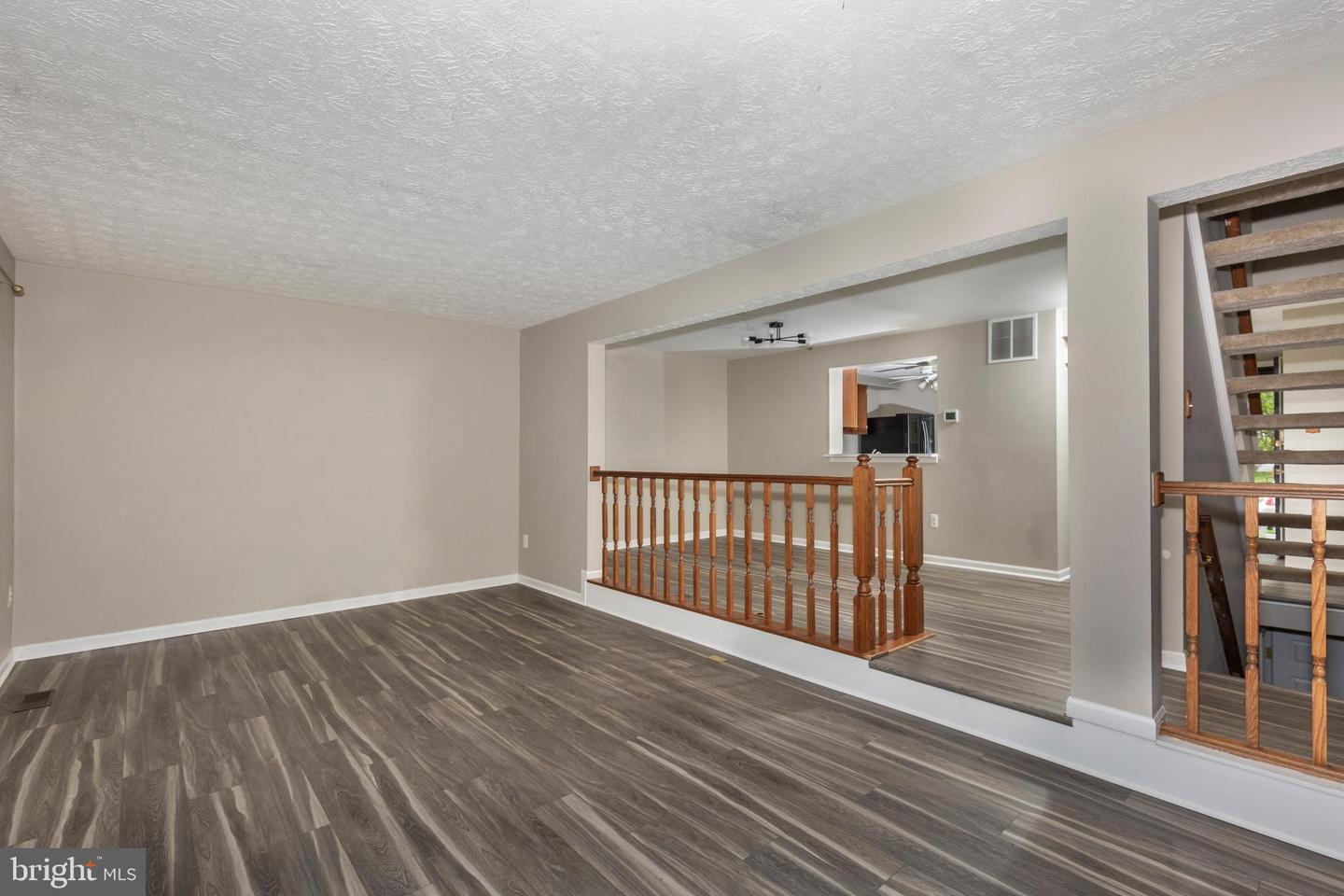 8122 Township Dr Property Photo 23