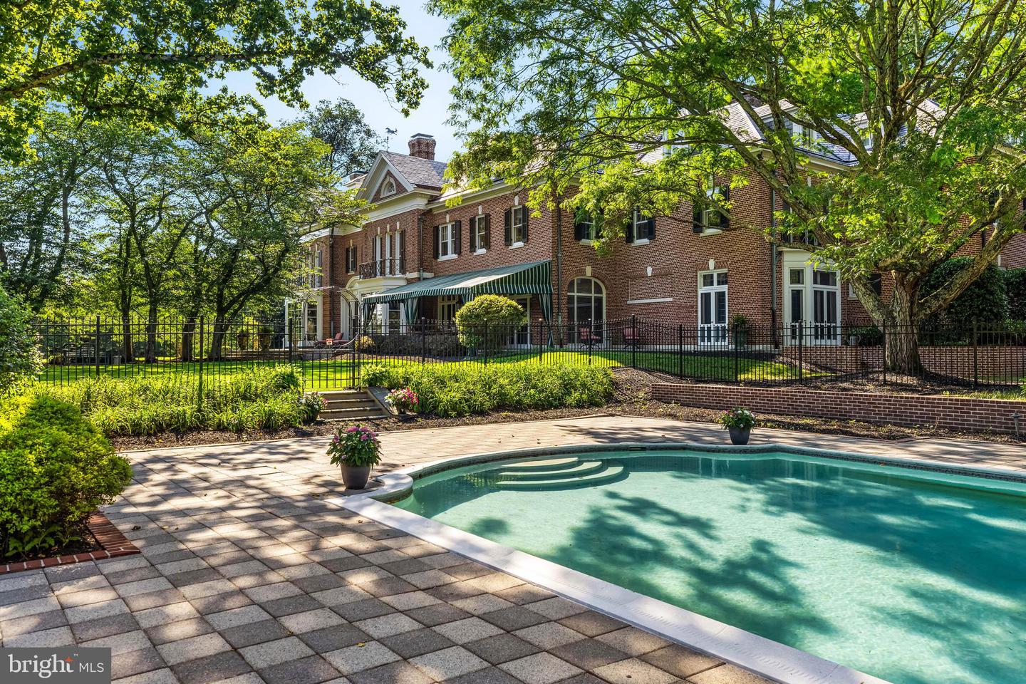 16 MERRY HILL CT