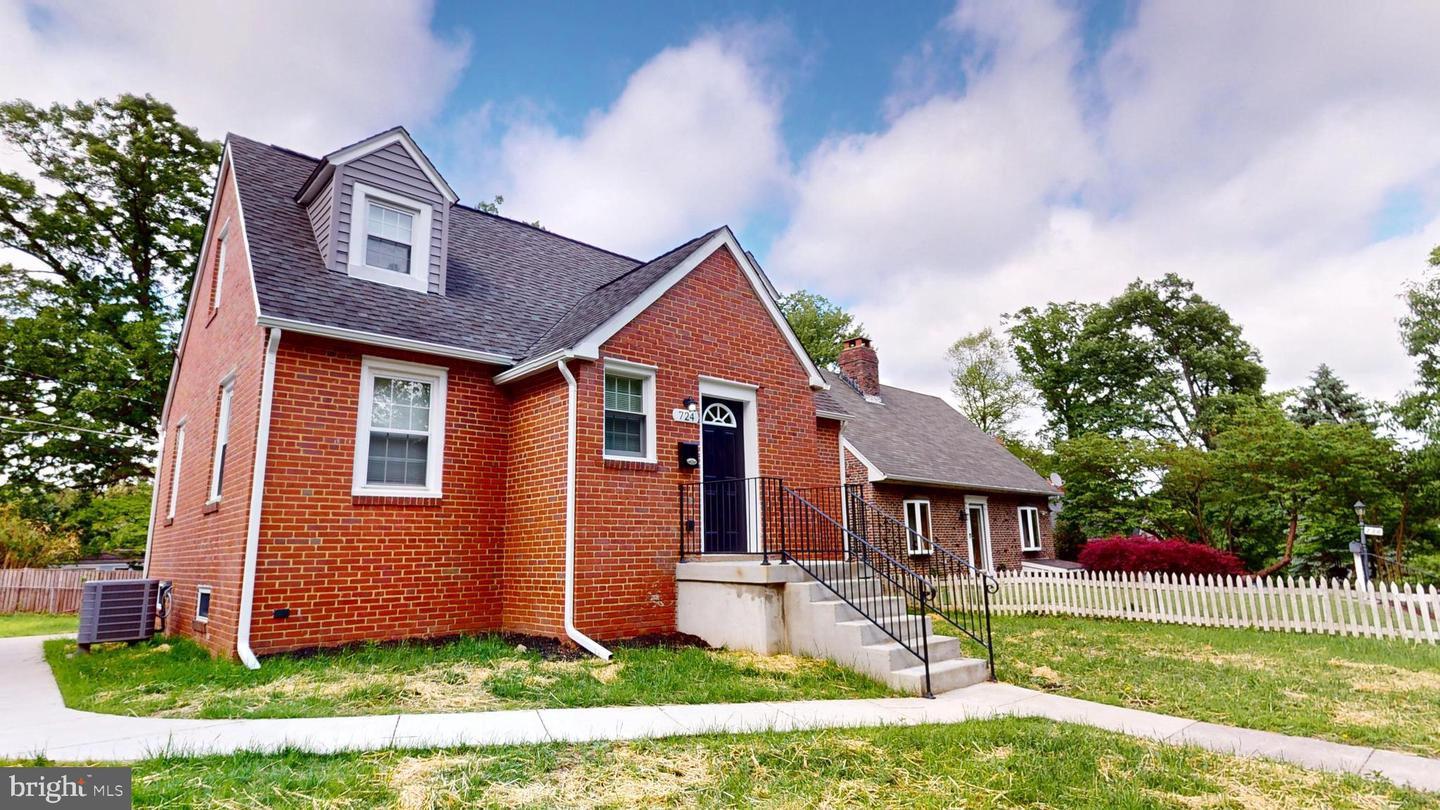 724 OVERBROOK RD