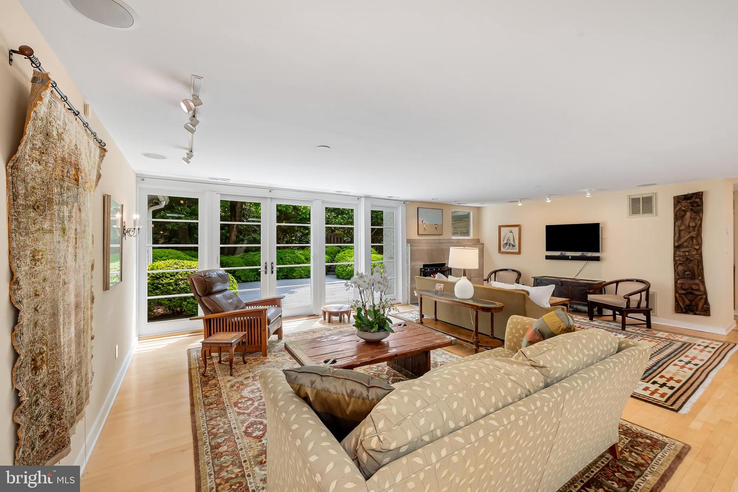6 Meadow Rd Property Photo 8