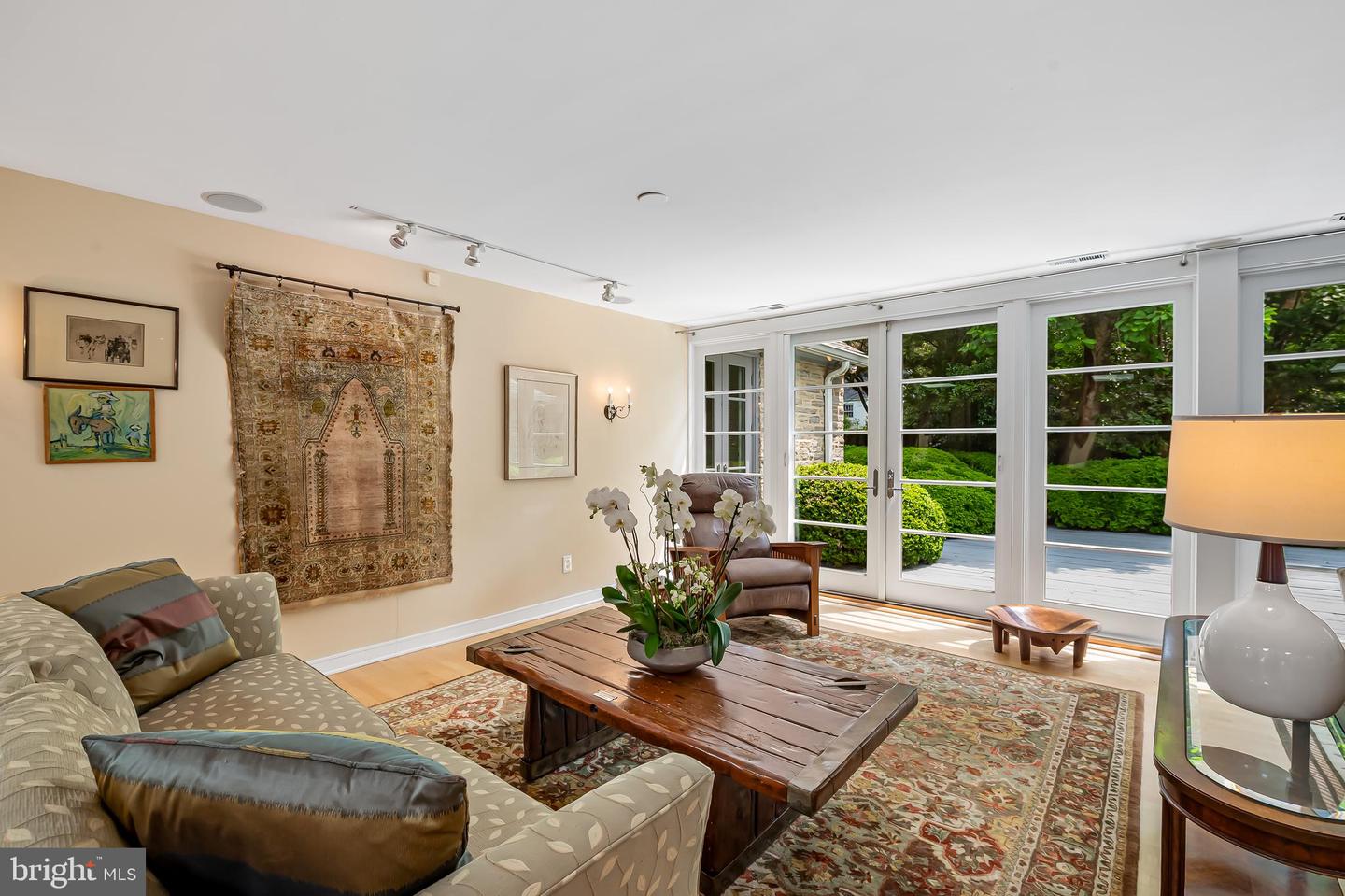 6 Meadow Rd Property Photo 9