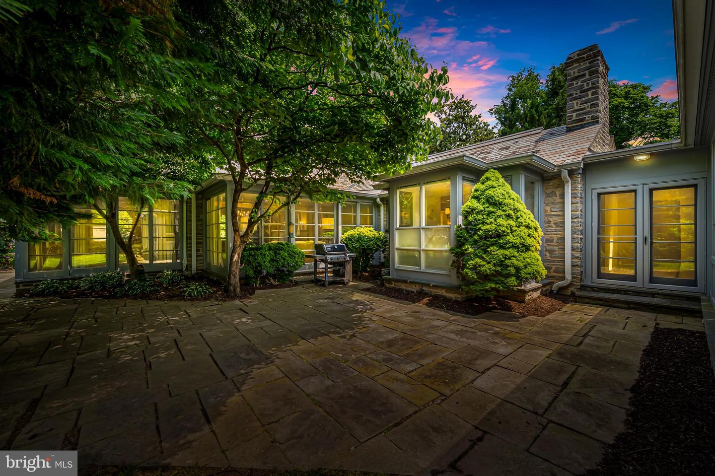 6 Meadow Rd Property Photo 18
