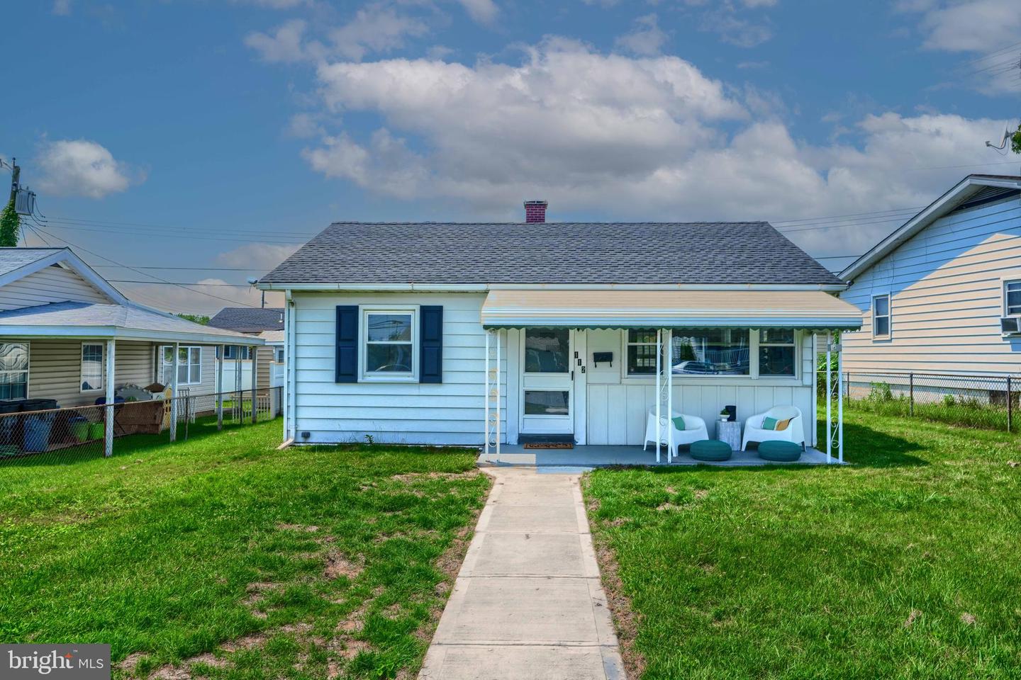 112 DIHEDRAL DR