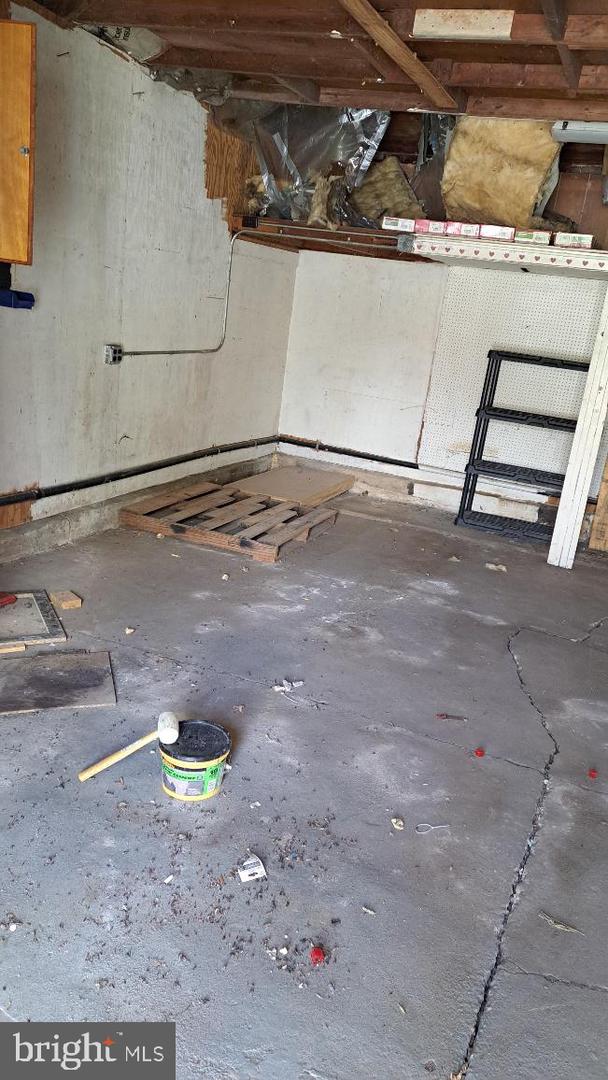 7701 Belair #rear Garage Property Photo 4