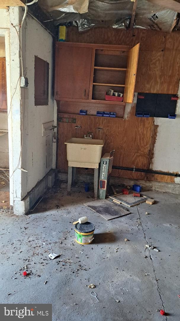 7701 Belair #rear Garage Property Photo 6