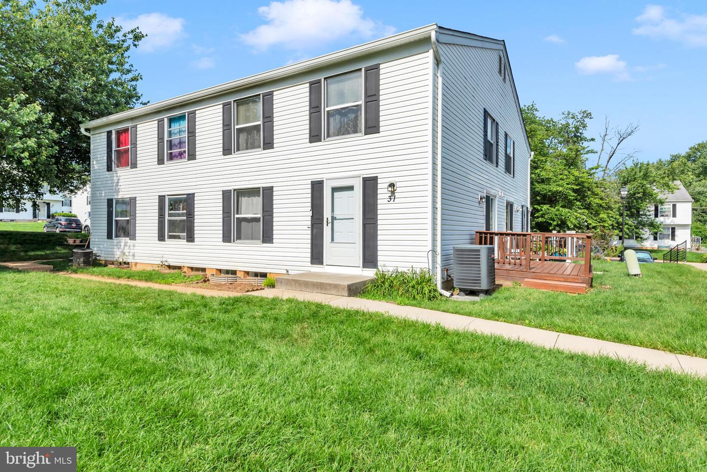 31 EWING DR #C Property Photo 1