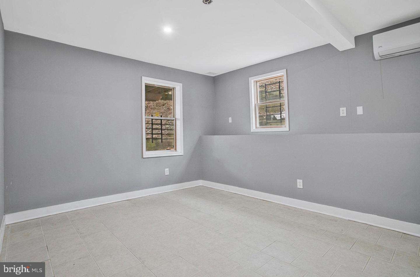 14943 York Rd Property Photo 12