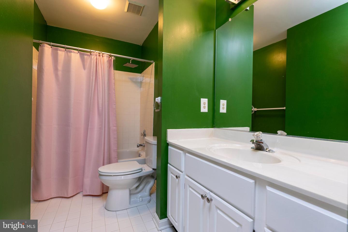 30 Iron Mill Garth Property Photo 31