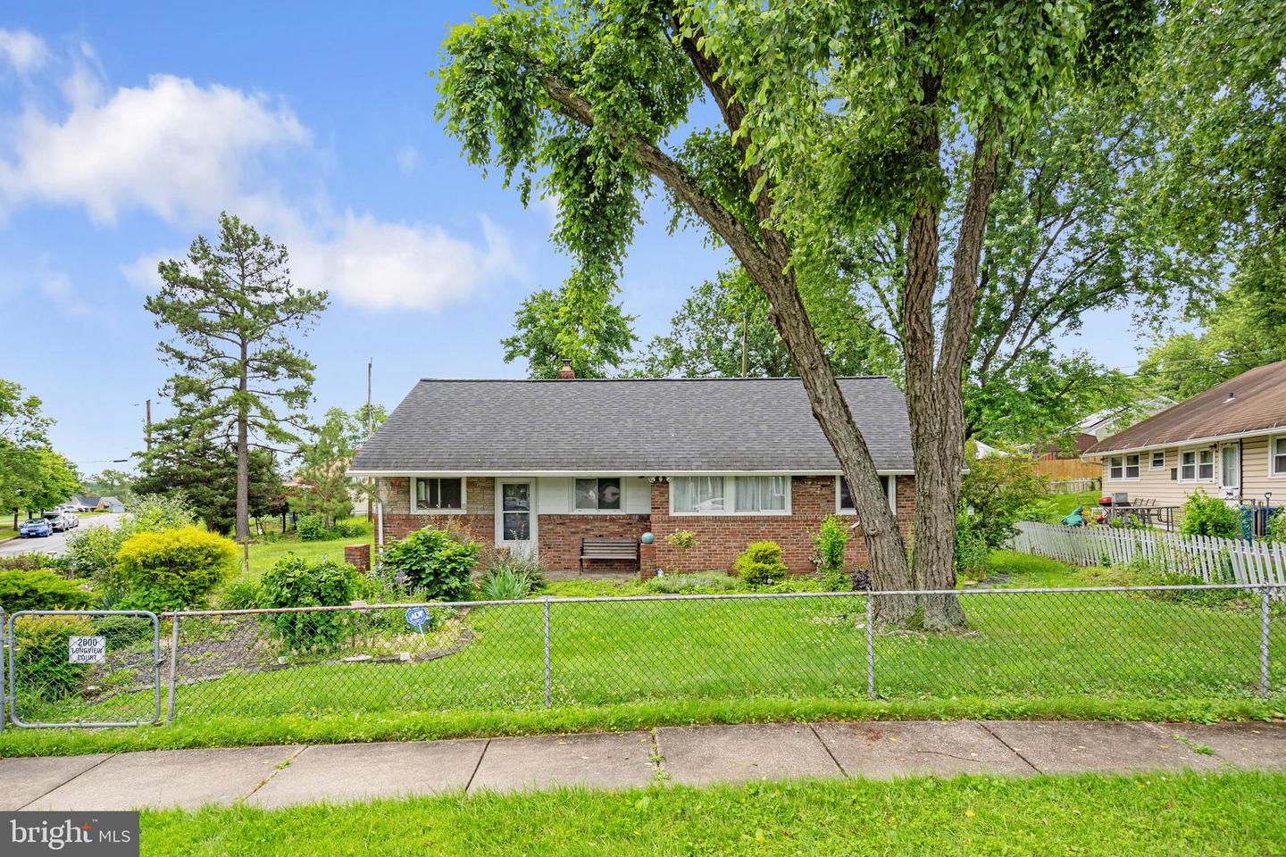 2000 Longview Ct Property Photo 1